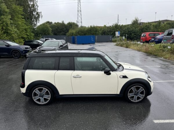 12/13 Mini Clubman 1.6L - 122hk ***CLILIPAKKE*** - Pano-soltak - Helskinn - TØFF BIL!! - Bilde 3