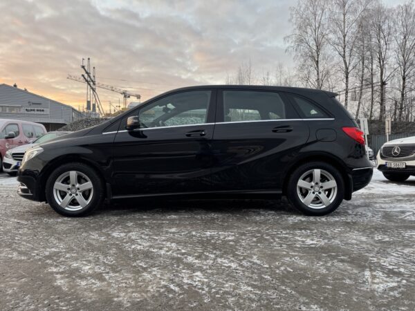 Kommer NÅ - **UNIK KMST*** 2014mod Mercedes-benz B180 122HK Bensin + Automat + Panorama!! - Bilde 4