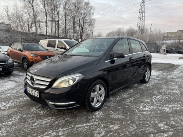 Kommer NÅ - **UNIK KMST*** 2014mod Mercedes-benz B180 122HK Bensin + Automat + Panorama!! - Bilde 5