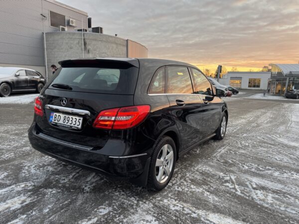 Kommer NÅ - **UNIK KMST*** 2014mod Mercedes-benz B180 122HK Bensin + Automat + Panorama!! - Bilde 7