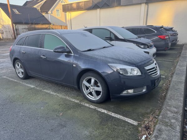 29.06.2012 reg Opel Insignia Sports Tourer 2.0Tdci - 131HK - Antatt Cosmo-utgave da den har har helskinn! - Bilde 8