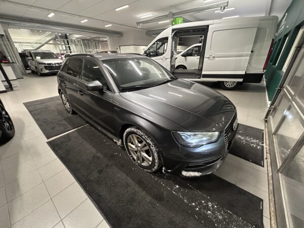 KNALLTØFF -  2016mod Audi A3 Sportsback e-Tron 1.4Tfsi HYBRID *****S-LINE**** -se utstyr! - Bilde 2