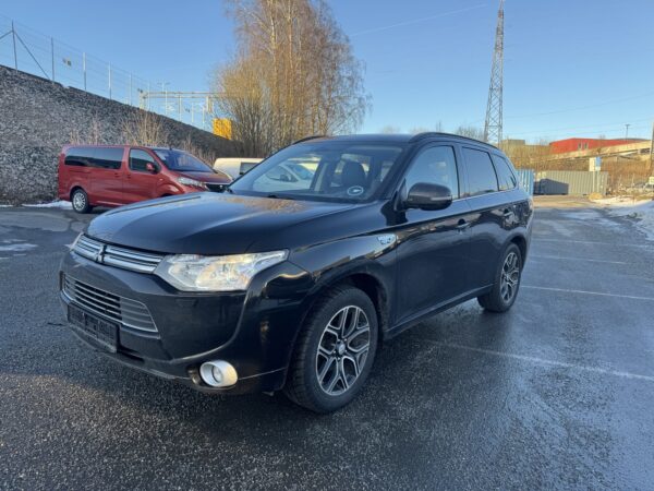 2014mod Mitsubishi Outlander 2.0L PHEV - HYBRID - 4x4 - AUTOMAT - EU til 30.11.2026! **les annonse - Bilde 3