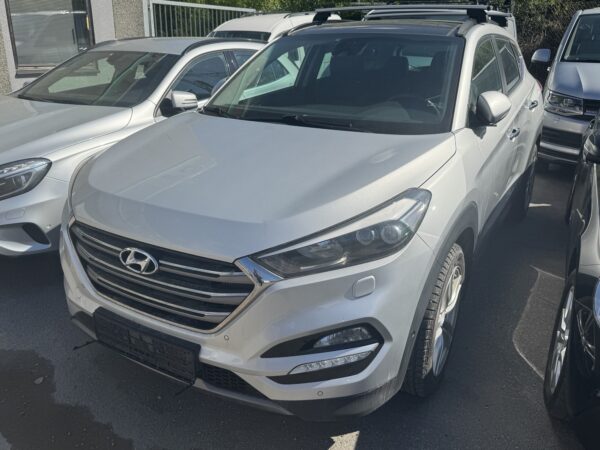 SE UTSTYR!!  2016modHyundai Tuscon  2,0CRDi 136HK Aut 4x4 **Premium/Skinn/Pano/Webasto/Krok++ nylig servet++ - Bilde 2