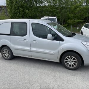 FIN KMST - 2015mod Peugeot Partner Varebil - 1.6Hdi - 90hk - L2 - AUTOMAT - fint holdt bil!