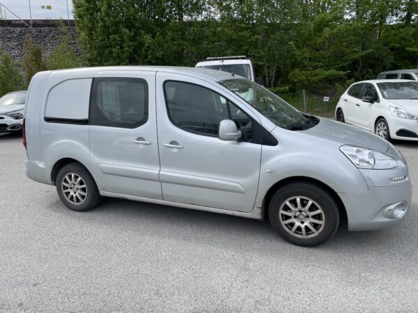 FIN KMST - 2015mod Peugeot Partner Varebil - 1.6Hdi - 90hk - L2 - AUTOMAT - fint holdt bil!