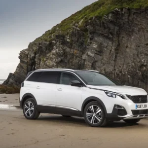 24.11.2017 Peugeot 5008 ALLURE TOPPUTGAVE 131hk Bensin AUTOMAt 7-seter - kommer fra motorbytte!