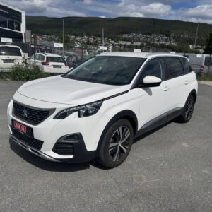 24.11.2017 Peugeot 5008 ALLURE TOPPUTGAVE 131hk Bensin AUTOMAt 7-seter - kommer fra motorbytte!